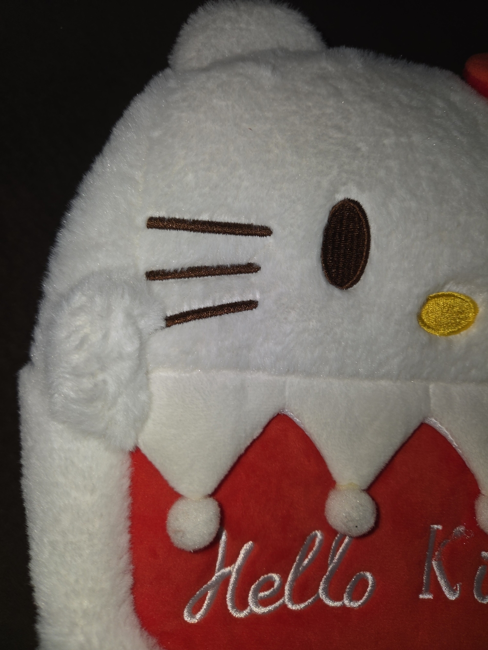 Hello Kitty Kids White & Red‎ Plush Backpack - Picture 2 of 15
